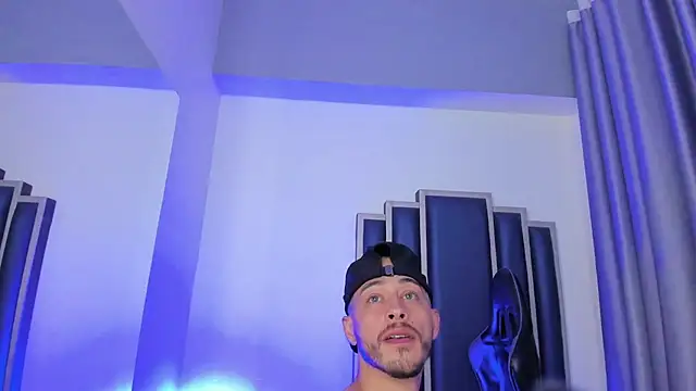 Damiam_23 Chat XXX in diretta