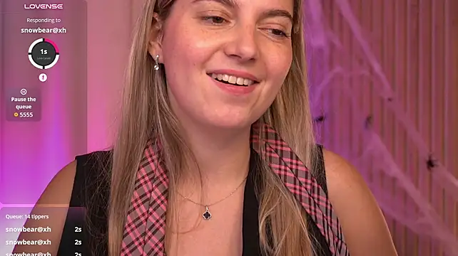 Chat +18 de LucreciaStorm ao vivo