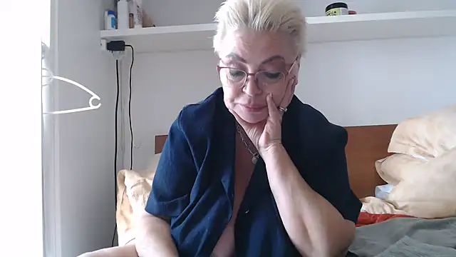 LindaL Chat XXX in diretta