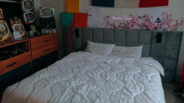 JordanShow's Live XXX Chat