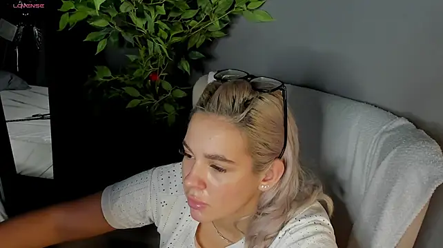 Онлайн чат XXX AriellaFae