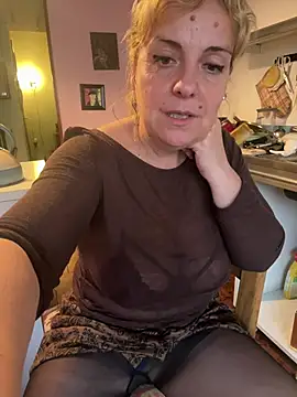 Chatroom XXX en direct de ElySun_