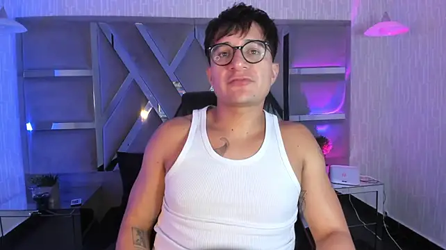 Živý XXX chat Hassbyd