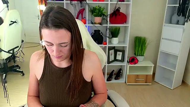 XXX chat uživo modela Ava_Shine