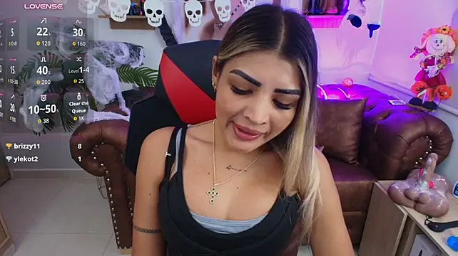 XXX chat uživo modela SALOOMEE__