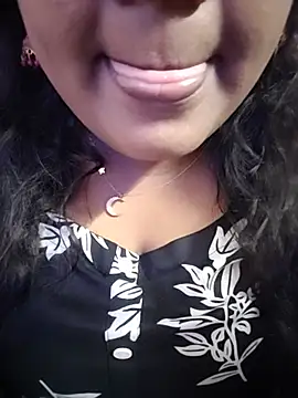 Tamil_SharaのライブXXXチャット