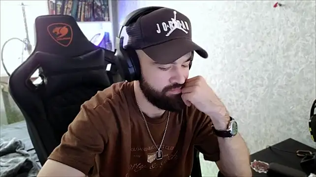 دردشة _Serious_Man الجنسية المباشرة