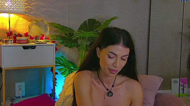 MetishaCaprice Adlı Modelin Canlı XXX Sohbeti