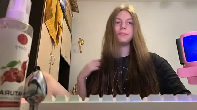 XXX chat uživo modela britneylovely