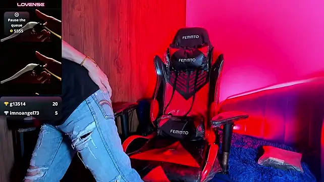 Онлайн чат XXX Mikesub_