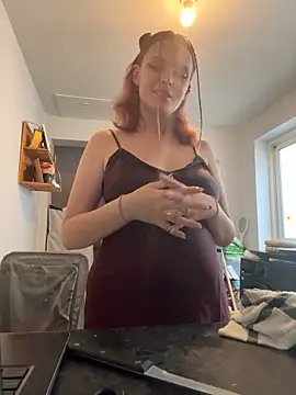 European-Treasure live XXX chat