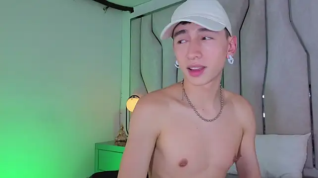 צ'אט XXX בשידור חי של lian_cameron
