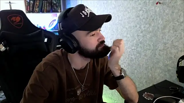 צ'אט XXX בשידור חי של _Serious_Man