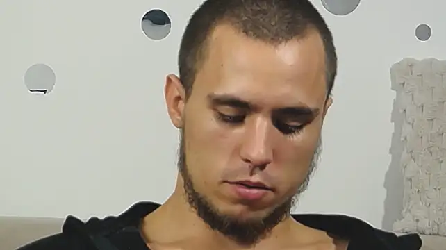 XXX chat uživo modela Avgust__