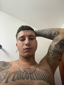 Chat +18 de Ttinho ao vivo