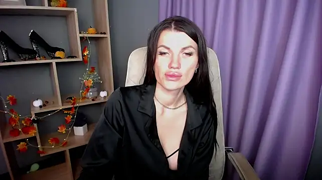 MilaLoona Chat XXX in diretta