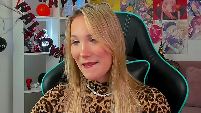 XXX chat uživo modela ElaraVoltage