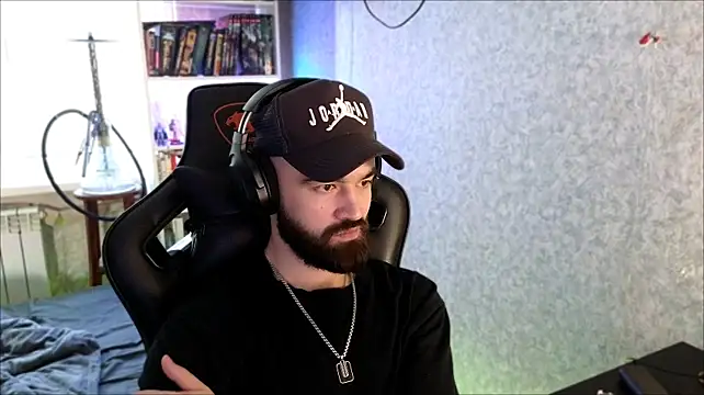 XXX chat uživo modela _Serious_Man