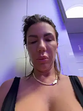 dominatrixx89 Adlı Modelin Canlı XXX Sohbeti