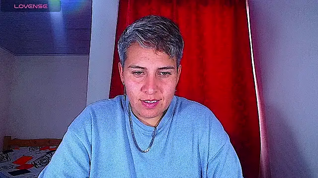 Živý XXX chat Yessi_rousse