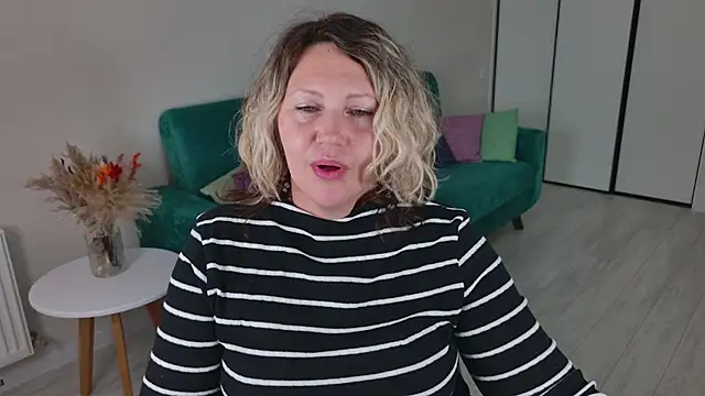 Chatroom XXX en direct de Nina_Weiss