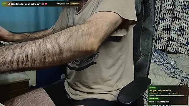 צ'אט XXX בשידור חי של hairybearcb