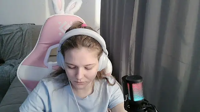 Chatroom XXX en direct de HelenMo0n
