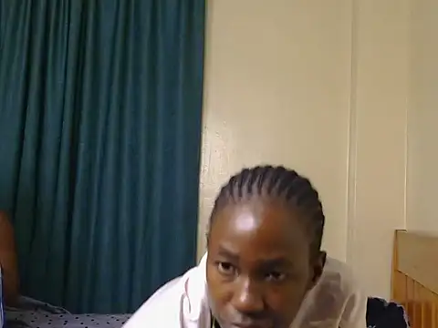 shaannie Chat XXX in diretta