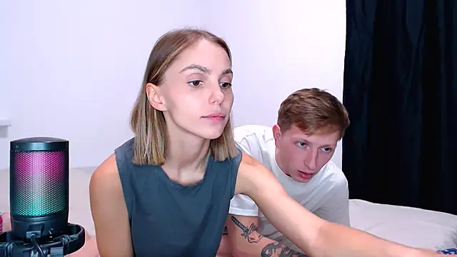 XXX chat uživo modela juliaanddima