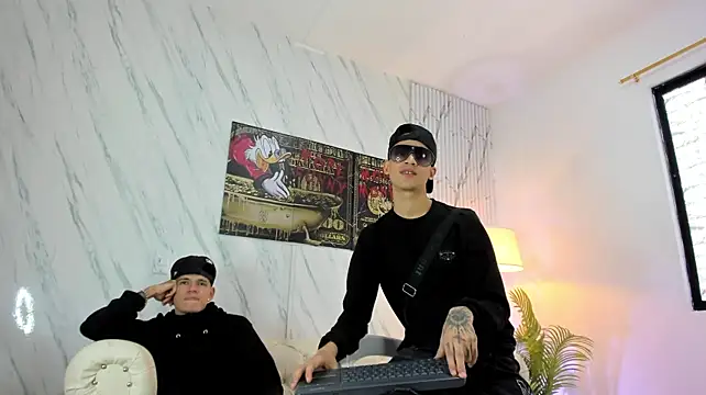 COOL_BOYS2 Chat XXX in diretta