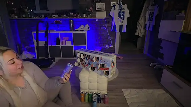 Monageil's Live XXX Chat