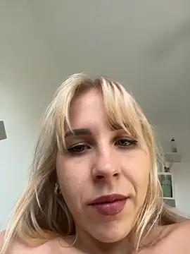 AriMiu Chat XXX in diretta