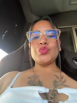 Chat +18 de MAYE__13 ao vivo