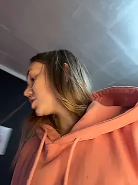MilaMoone's Live XXX Chat