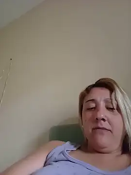 Chat +18 de Manuzinha2209 ao vivo