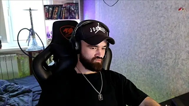 Chat +18 de _Serious_Man ao vivo