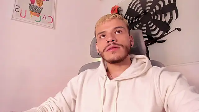 Chat +18 de Lian_ferrer ao vivo