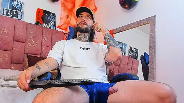 ALPHA_MASTER1 live XXX chat