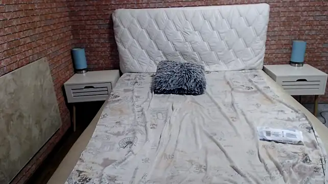 Chat +18 de Holliy_Cooper ao vivo
