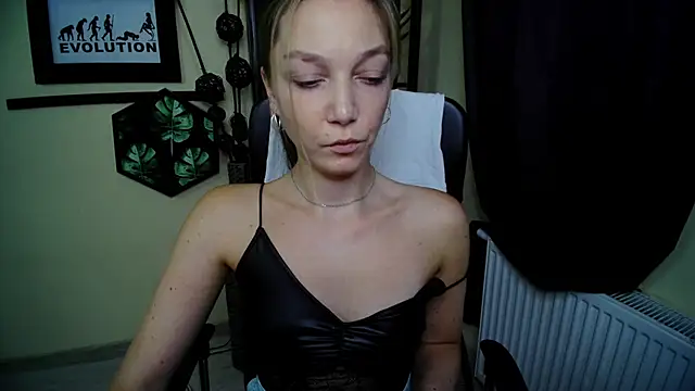 Živý XXX chat EmillyPlay