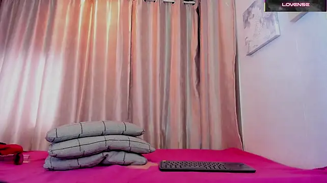 Živý XXX chat miahills__