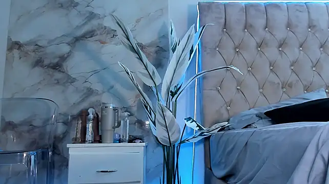 Maddyluxe লাইভ XXX চ্যাট