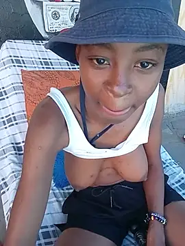 SweetSlenderChoc's Live XXX Chat