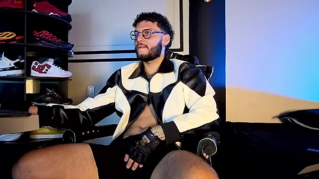 Tadeo_Prieto_'s Live XXX Chat