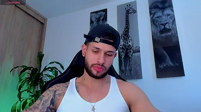 Santos_ramirez1's Webcam Show