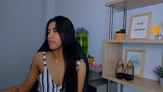 Czat XXX na żywo – EmmiShery