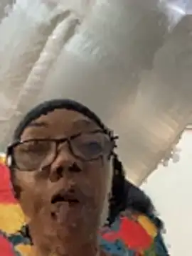 Ladyzee25 XXX чат на живо