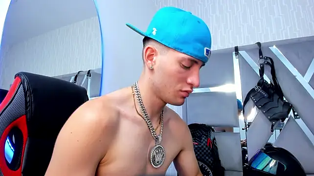 hunterheat__ élő XXX-chatje