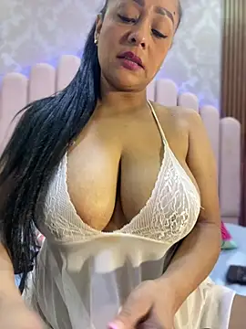 Chat +18 de sofia_xxx02 ao vivo