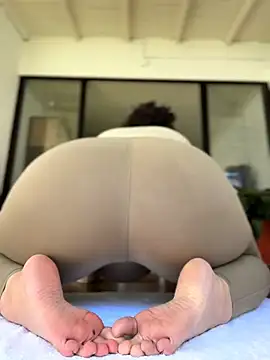 แชท XXX สดของ CurlyMilf_Vannexxxa